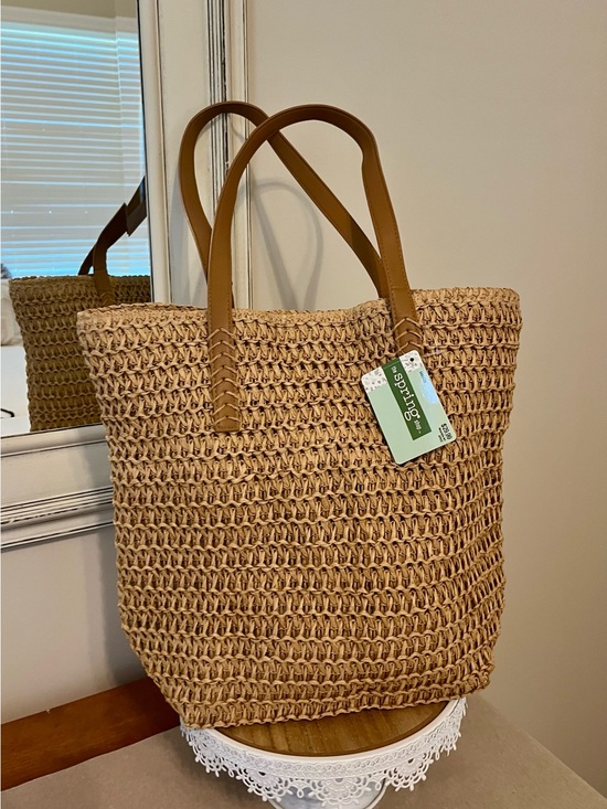 Handbags - New Woven Straw Beach/Tote Bag with Handles